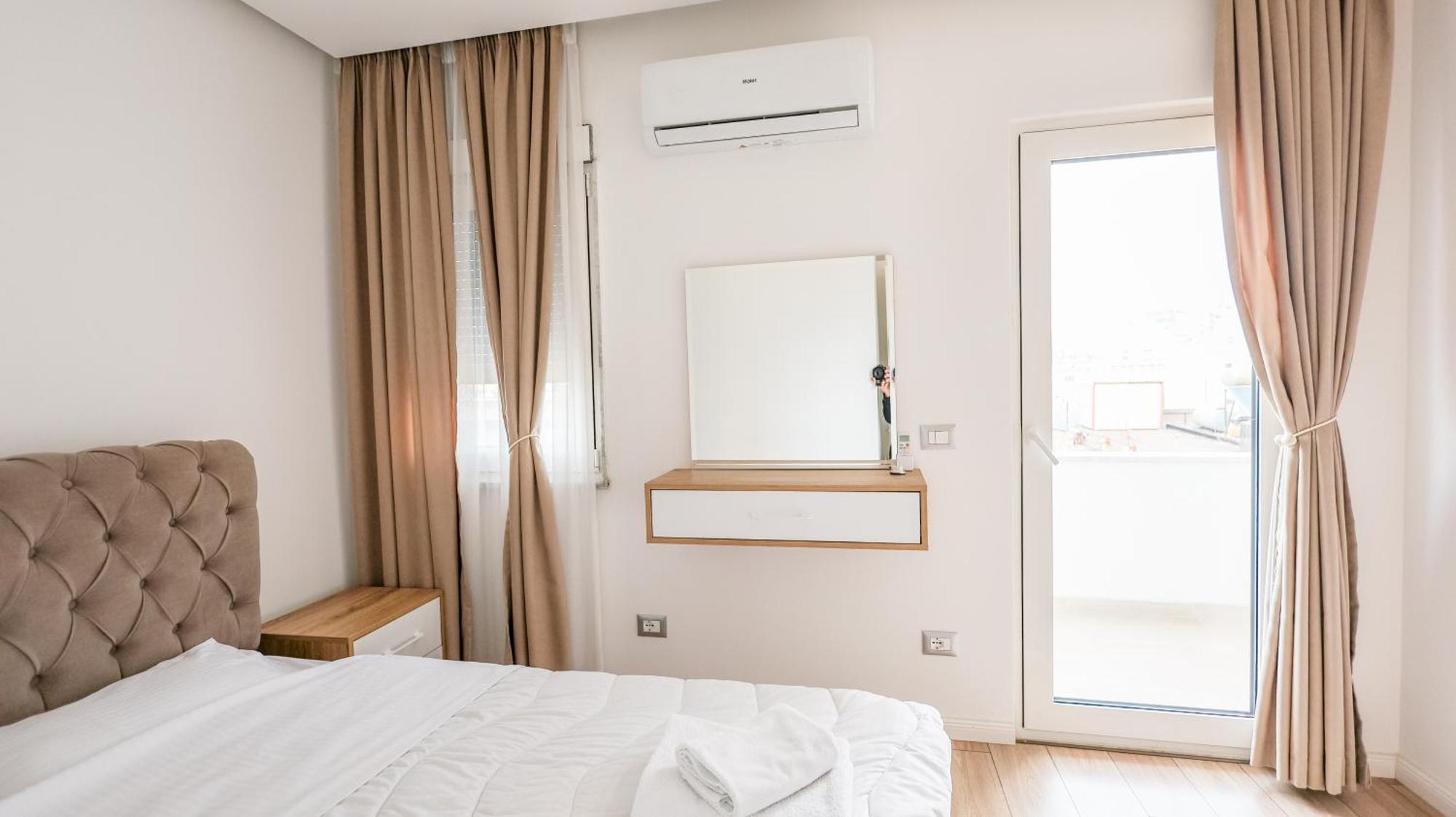 Premium Apartment In The Center Тирана Экстерьер фото