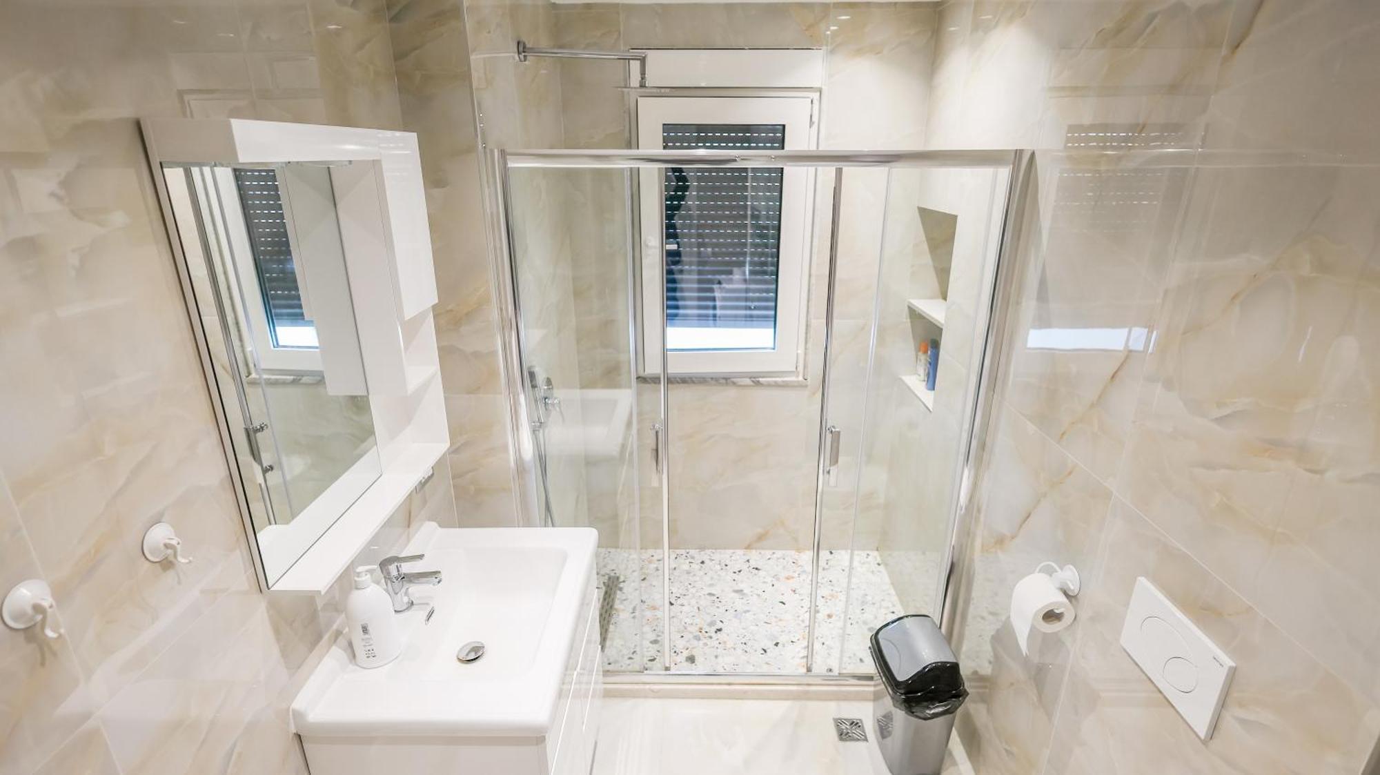 Premium Apartment In The Center Тирана Экстерьер фото